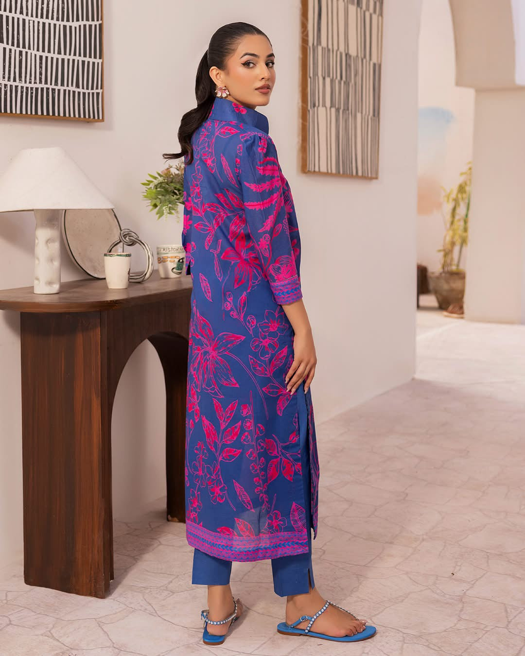 Naqsh 2-Piece Lawn 2025”